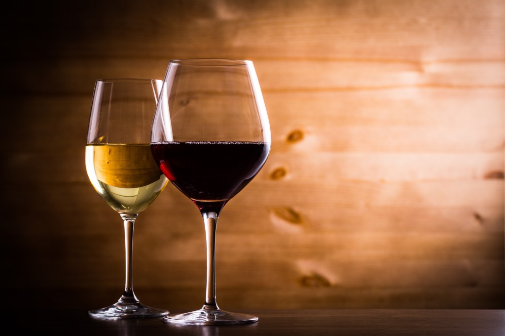 glass of red wine and white wine